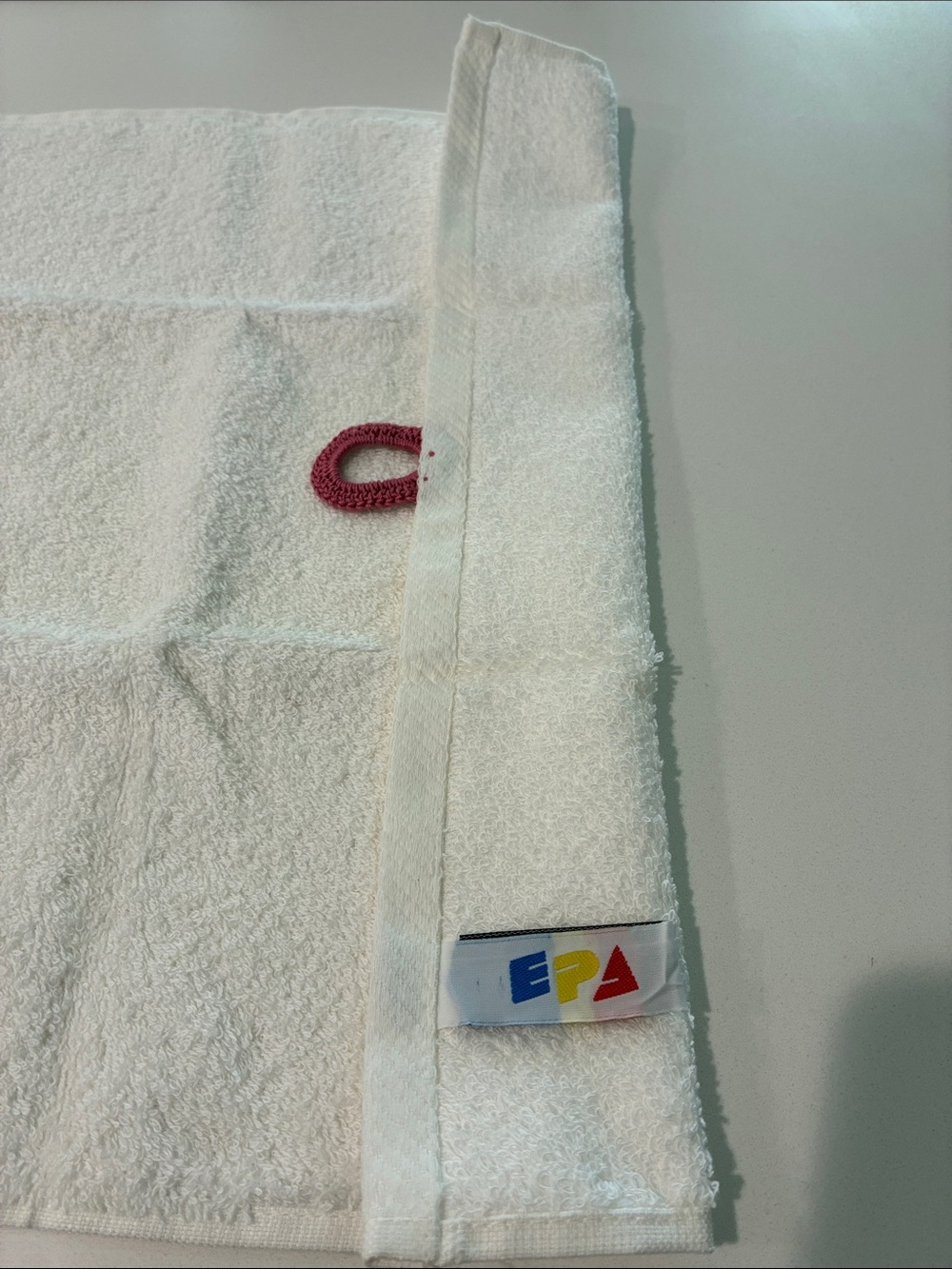 VINTAGE BATH TOWEL (NWOT) With Handmade Crocheted Pink Trim at the bottom. Nice! - Picture 9 of 12